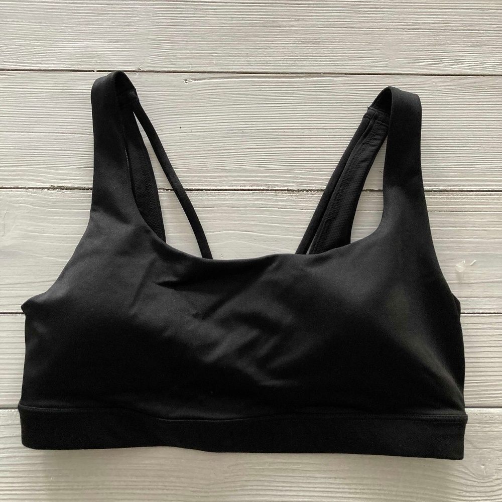 Women's Athleta sports bra.